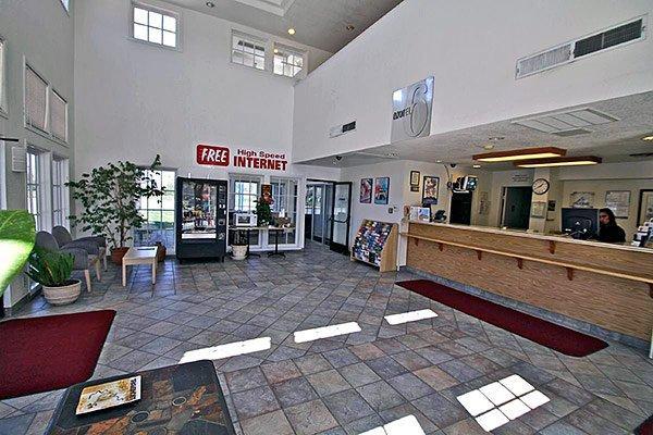 6 Hotel Hemet